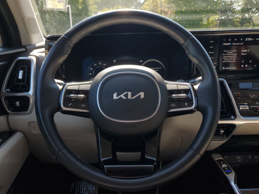 Used 2023 Kia Sorento AWD image 23