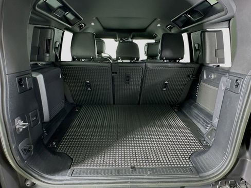 Used 2023 Land Rover Defender 110 V8 image 28