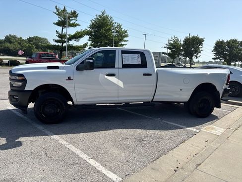 Used 2026 RAM 3500 Tradesman AWD/4WD image 17