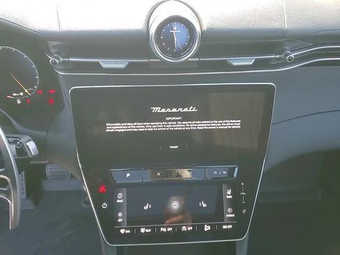 Certified 2023 Maserati Grecale Modena image 16