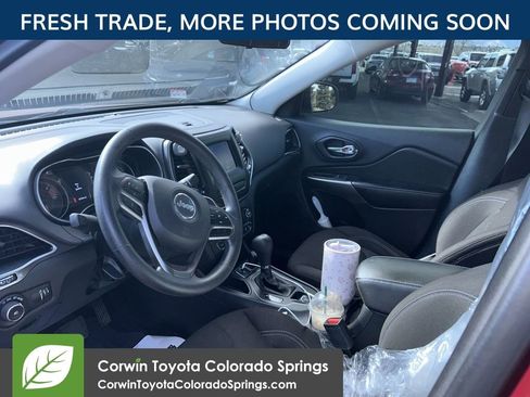 Used 2019 Jeep Cherokee Latitude w/ Popular Appearance Group image 11