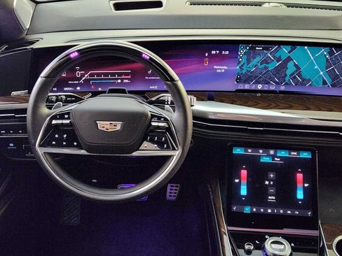 Used 2025 Cadillac Escalade Sport Platinum w/ LPO, Floor Liner Package AWD/4WD image 26