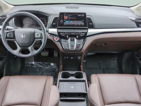 Used 2025 Honda Odyssey Touring image 14