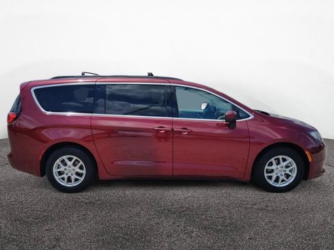 Used 2021 Chrysler Voyager Lxi FWD image 8