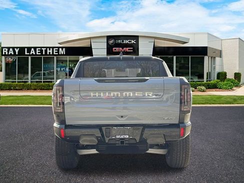 New 2026 GMC Hummer EV 4x4 Crew Cab image 4
