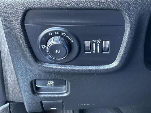 Used 2024 Jeep Grand Cherokee L Limited w/ Black Appearance Package AWD/4WD image 26