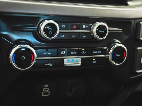 Used 2025 Ford F150 XLT w/ Equipment Group 301A Standard image 23