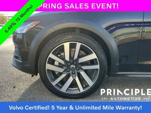 Certified 2024 Volvo V90 B6 Cross Country Ultimate w/ Protection Package Premier AWD/4WD image 10