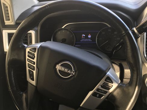 Used 2024 Nissan Titan SV w/ SV Convenience Package AWD/4WD image 11