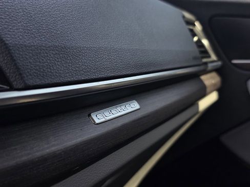 Used 2023 Audi Q5 Premium w/ Convenience Package image 20