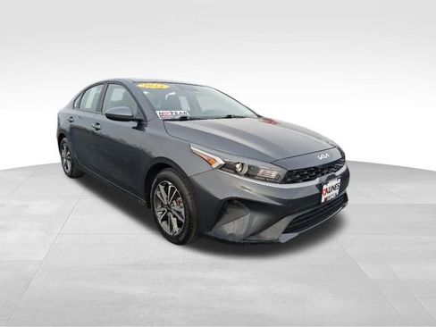 Used 2024 Kia Forte LXS image 3