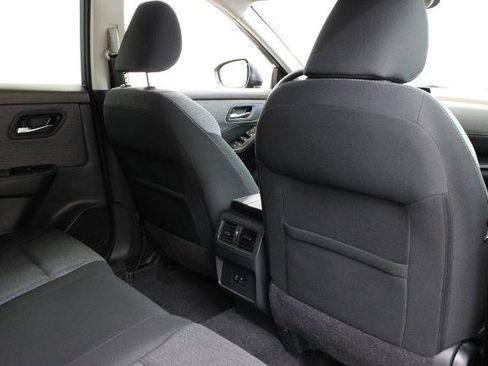Certified 2022 Nissan Rogue SV FWD image 20