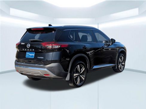 Used 2021 Nissan Rogue Platinum image 6