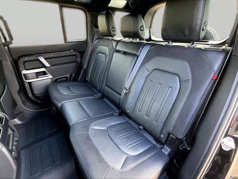 Used 2022 Land Rover Defender 110 X-Dynamic SE AWD/4WD image 21
