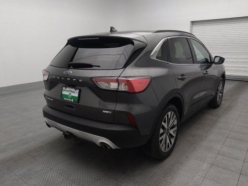 Used 2020 Ford Escape Titanium image 9