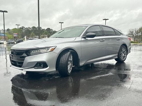 Used 2022 Honda Accord Sport image 2