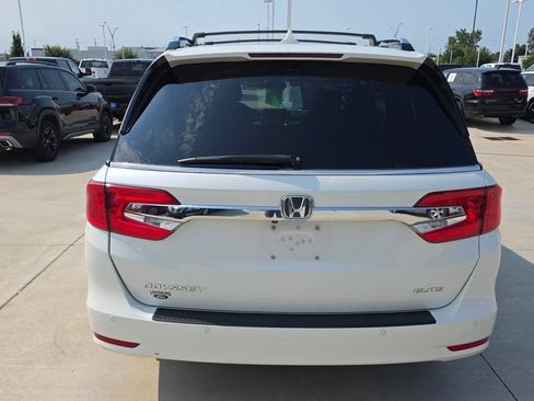 Used 2018 Honda Odyssey Elite image 4