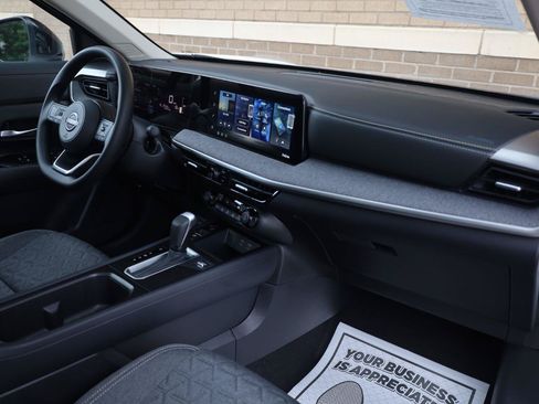 Used 2026 Nissan Kicks SV w/ SV Premium Package FWD image 31