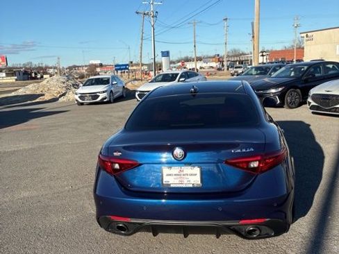 Used 2019 Alfa Romeo Giulia Ti Sport w/ Quick Order Package 22U Sport image 4