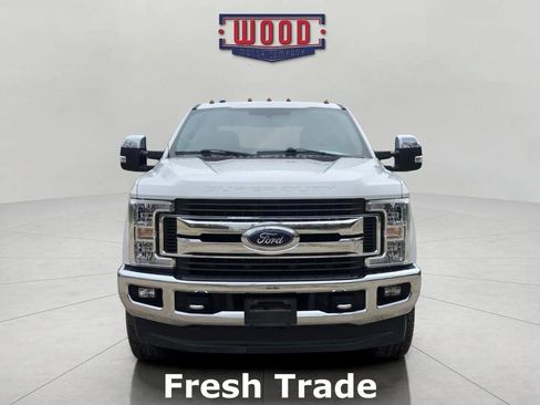 Used 2018 Ford F250 XLT w/ XLT Premium Package image 2
