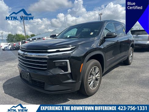 Used 2024 Chevrolet Traverse LT FWD image 1