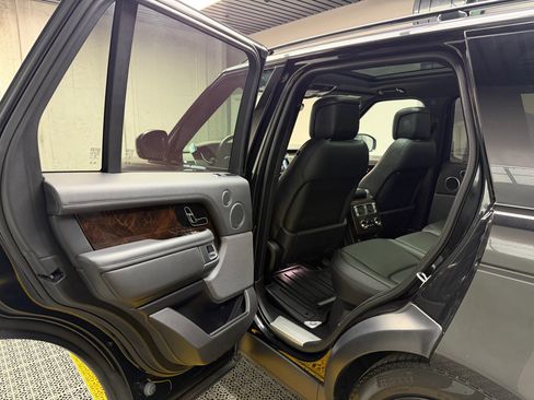 Used 2020 Land Rover Range Rover HSE image 13