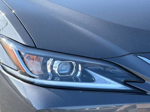 Used 2024 Lexus ES 350 w/ Premium Package FWD image 12