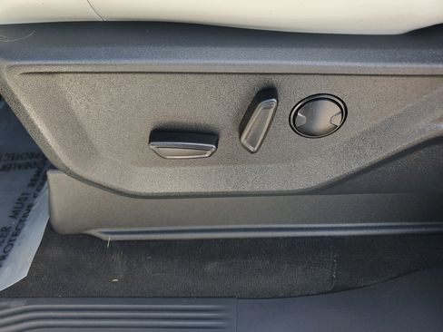 Used 2025 Ford Expedition Platinum w/ Driver's Package image 26