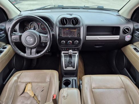 Used 2014 Jeep Compass Latitude FWD image 24