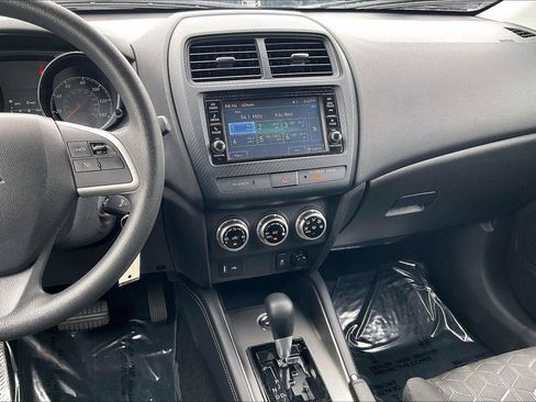 Used 2025 Mitsubishi Outlander Sport AWD image 7