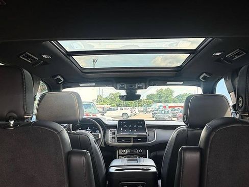 Used 2022 Chevrolet Tahoe Premier w/ Premium Package 2 RWD image 44