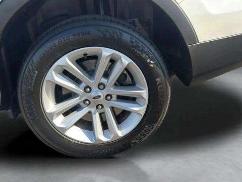Used 2014 Ford Explorer XLT w/ Equipment Group 202A AWD/4WD image 36