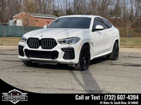 Used 2023 BMW X6 M50i w/ Executive Package image 3