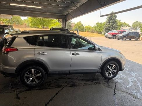 Used 2018 Toyota RAV4 XLE w/ Plus Extra Value Package AWD/4WD image 10