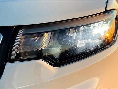 Used 2022 Jeep Compass Latitude image 24