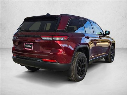 New 2025 Jeep Grand Cherokee Altitude image 2