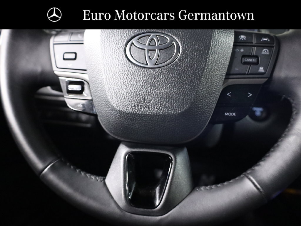 Used 2025 Toyota Camry XSE FWD image 38