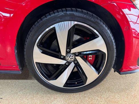 Used 2018 Volkswagen GTI Autobahn FWD image 43