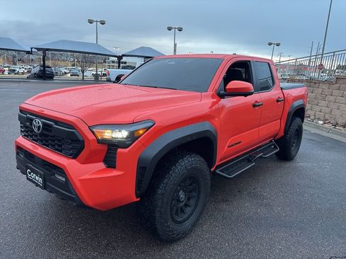 Used 2024 Toyota Tacoma TRD Off-Road w/ TRD Off Road Premium Package image 17