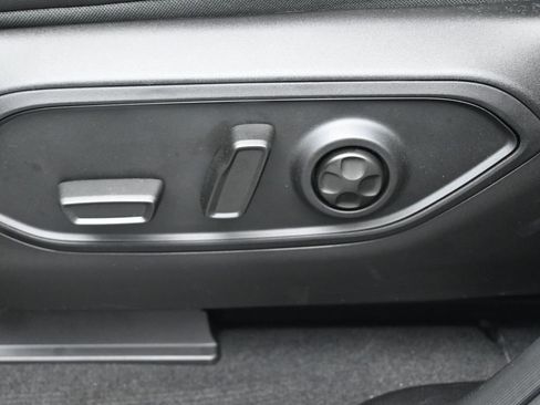 New 2025 Jeep Grand Cherokee L Limited w/ Black Appearance Package image 18