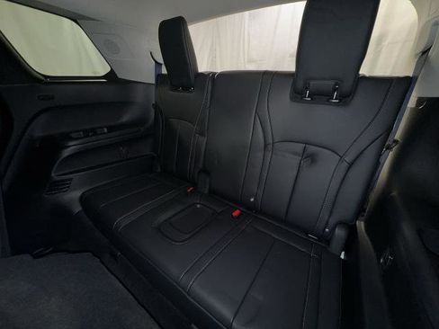 Certified 2026 INFINITI QX60 Luxe w/ Family Package image 30