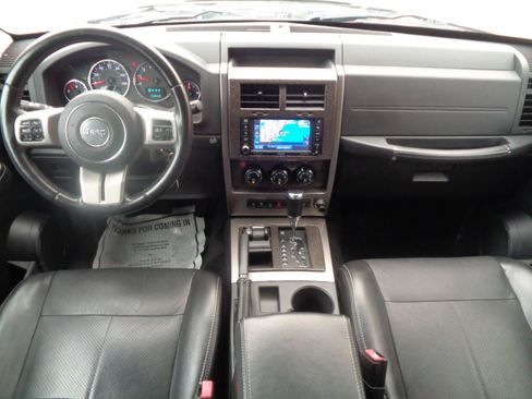 Used 2012 Jeep Liberty Limited Jet w/ Comfort/Convenience Group AWD/4WD image 7
