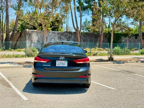 Used 2018 Hyundai Elantra SEL FWD image 6