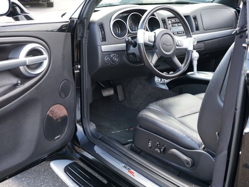 Used 2006 Chevrolet SSR w/ Preferred Equipment Group image 17