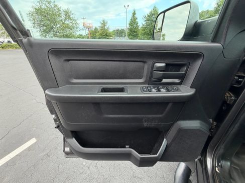 Used 2018 RAM 3500 Tradesman w/ Chrome Appearance Group AWD/4WD image 13