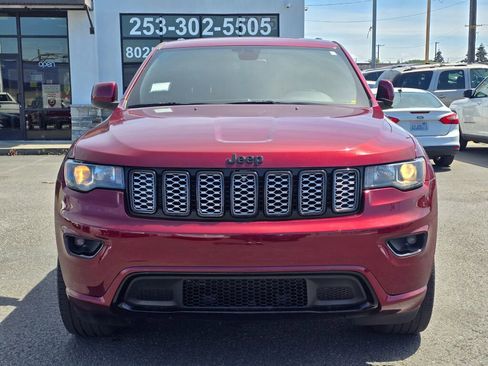 Used 2022 Jeep Grand Cherokee Laredo X AWD/4WD image 3