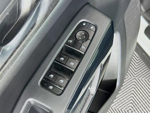 Certified 2024 Nissan Pathfinder SV FWD image 19