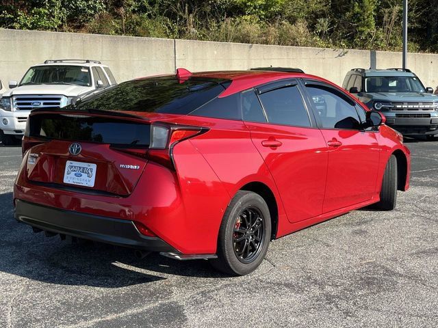Used 2020 Toyota Prius LE FWD image 3