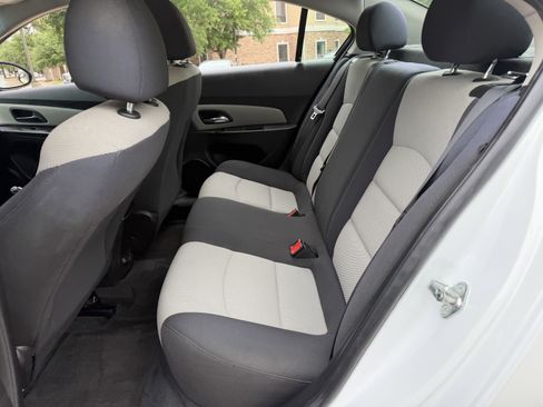 Used 2016 Chevrolet Cruze LS image 17