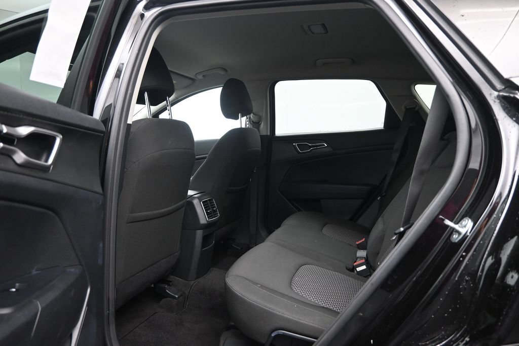 Used 2025 Kia Sportage LX AWD/4WD image 24